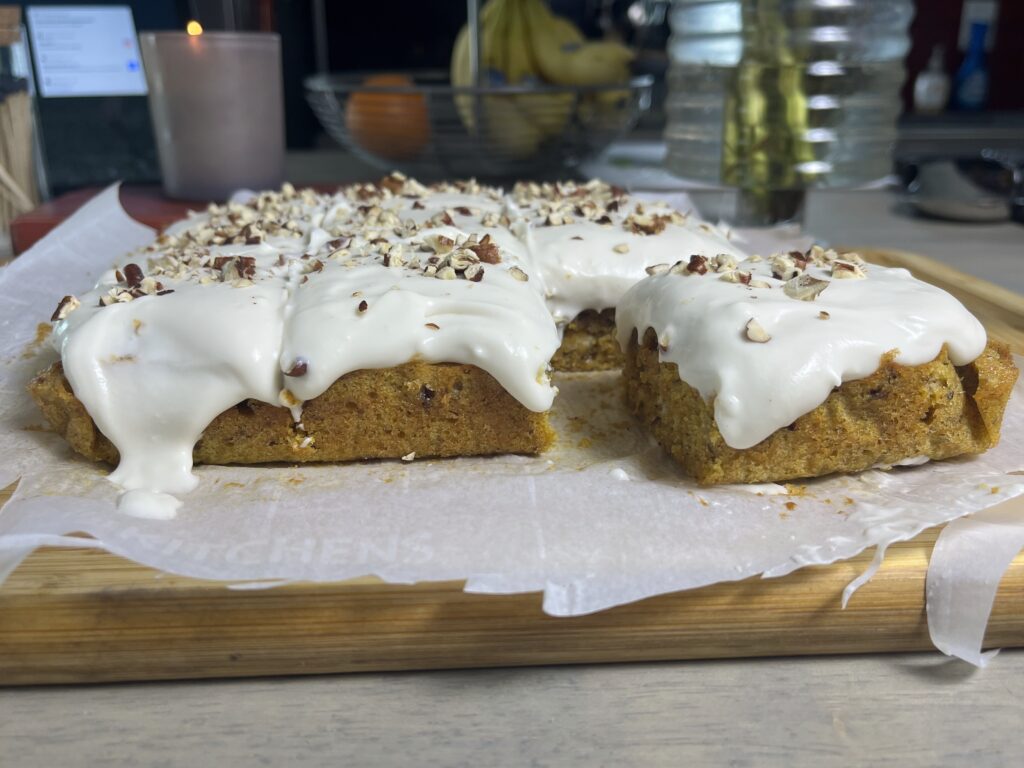 carrot cake blondies